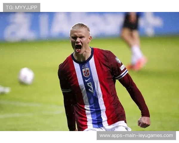 世界杯哈兰德连续头球威胁让对手防线崩溃